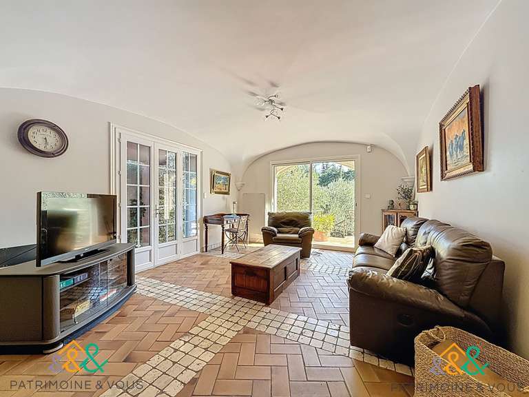 Maison Beaucaire - 6 chambres - 250m²