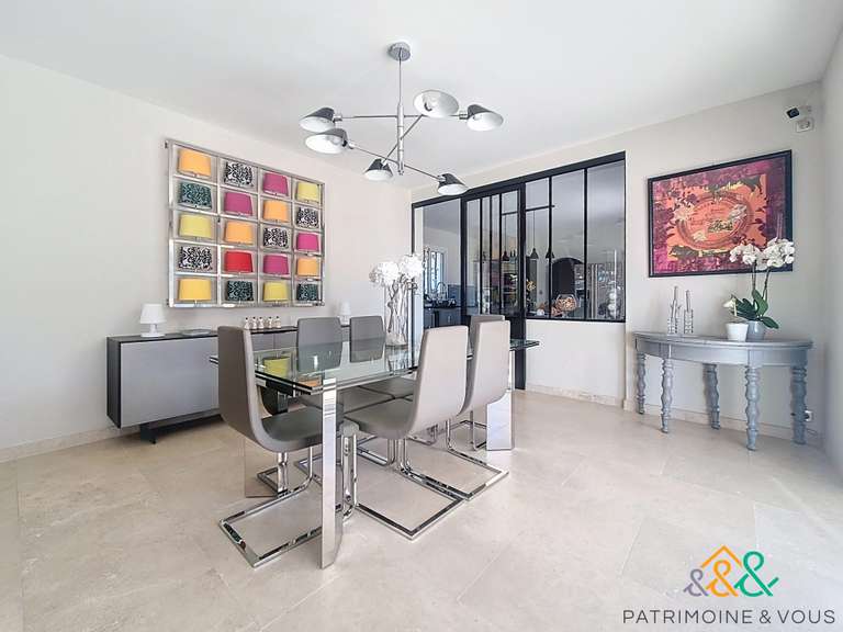 Maison Beaucaire - 4 chambres - 187m²