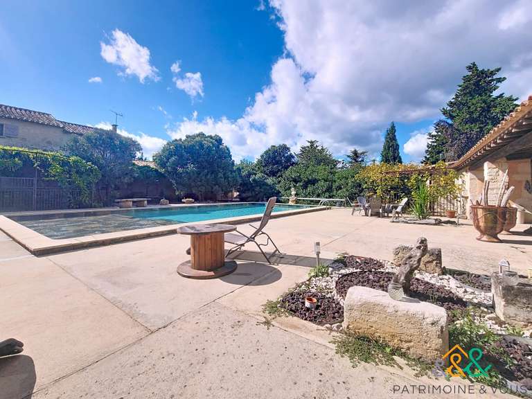 Maison Beaucaire - 6 chambres - 274m²