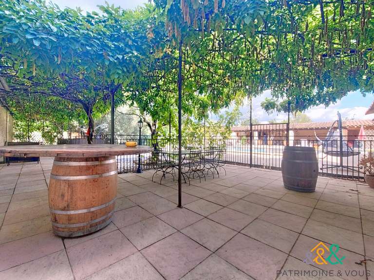 Maison Beaucaire - 6 chambres - 274m²