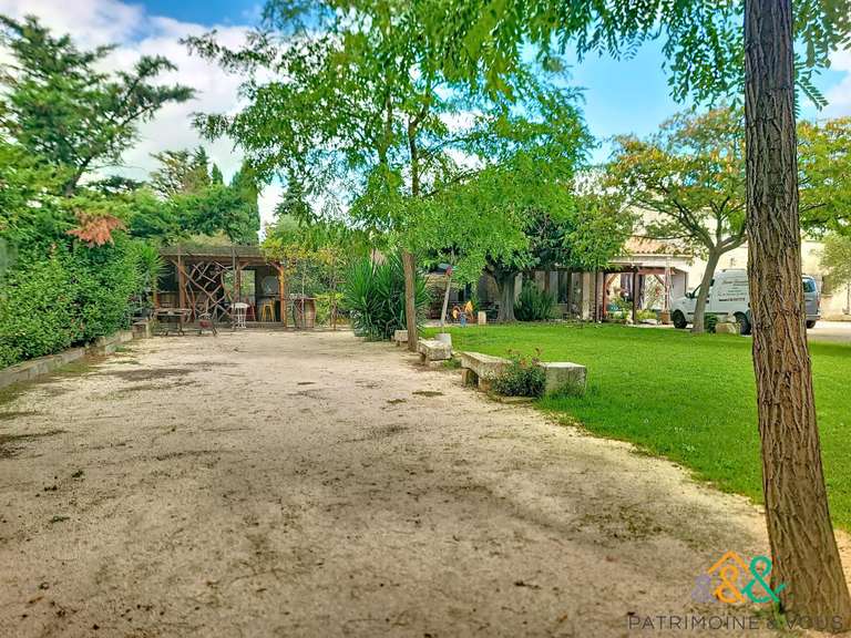 Maison Beaucaire - 6 chambres - 274m²