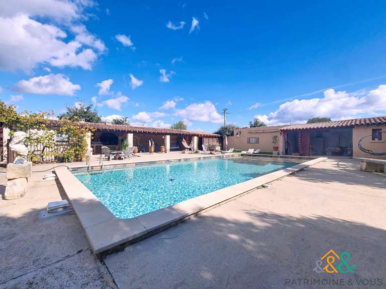 Maison Beaucaire - 6 chambres - 274m²