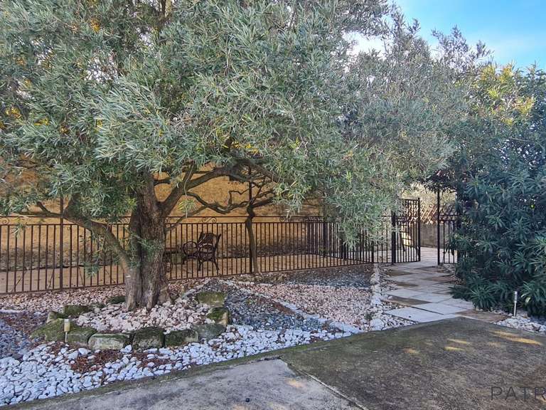 Maison Beaucaire - 6 chambres - 274m²