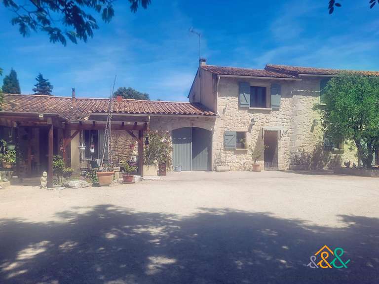 Maison Beaucaire - 6 chambres - 274m²