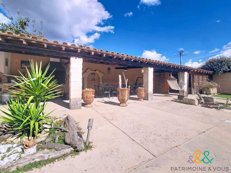 Maison Beaucaire - 6 chambres - 274m²