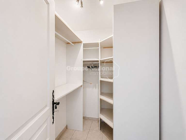 Maison Beaucaire - 6 chambres - 277m²