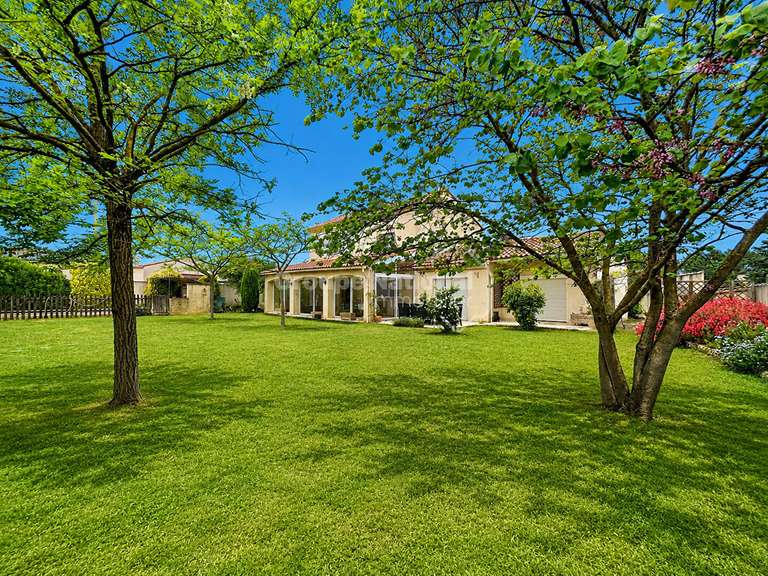 Maison Beaucaire - 6 chambres - 277m²