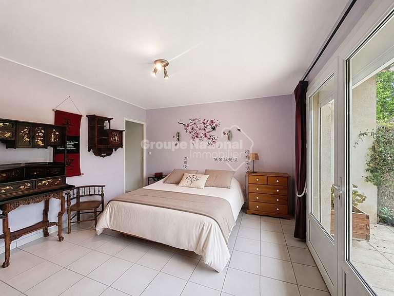 Maison Beaucaire - 6 chambres - 277m²