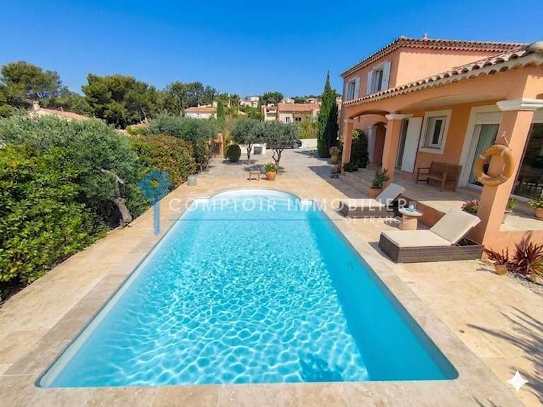 Villa Beaucaire - 5 chambres - 148m²