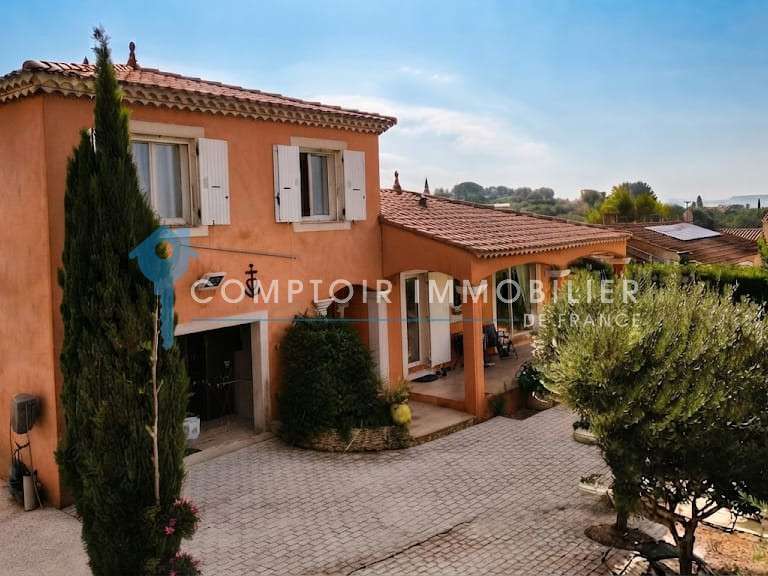 Villa Beaucaire - 5 chambres - 148m²