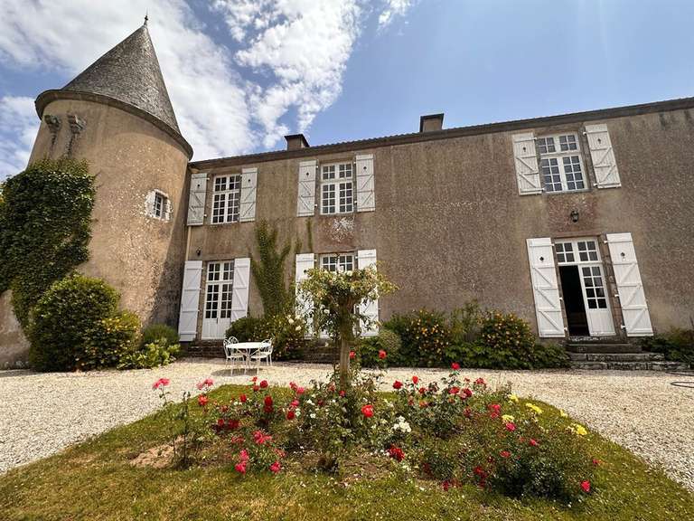 Château Beaulieu-sous-la-Roche - 6 chambres - 450m²