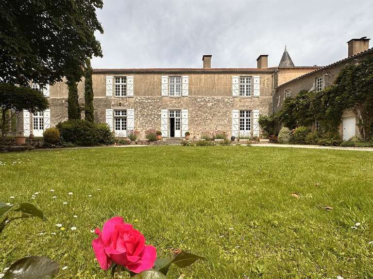 Château Beaulieu-sous-la-Roche - 6 chambres - 450m²