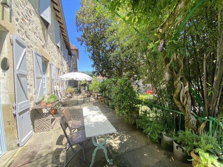 House Beaulieu-sur-Dordogne - 6 bedrooms - 399m²