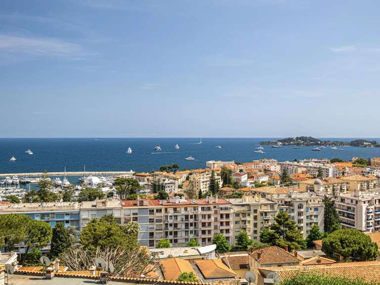 Apartment Beaulieu-sur-Mer - 3 bedrooms - 195m²