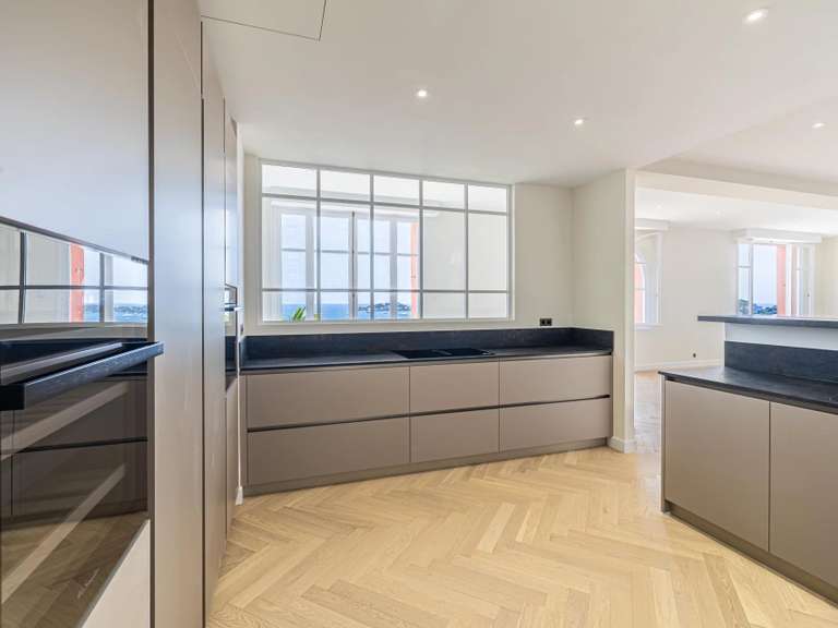 Apartment Beaulieu-sur-Mer - 3 bedrooms - 195m²