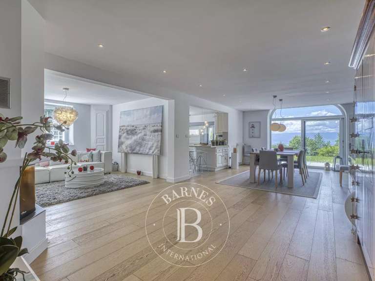 Maison Beaumont - 4 chambres - 460m²