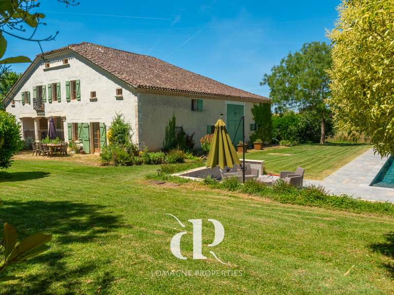 Maison Beaumont-de-Lomagne - 5 chambres - 284m²