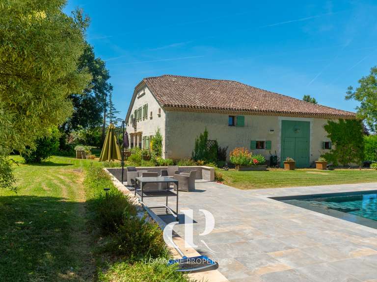 Maison Beaumont-de-Lomagne - 5 chambres - 284m²