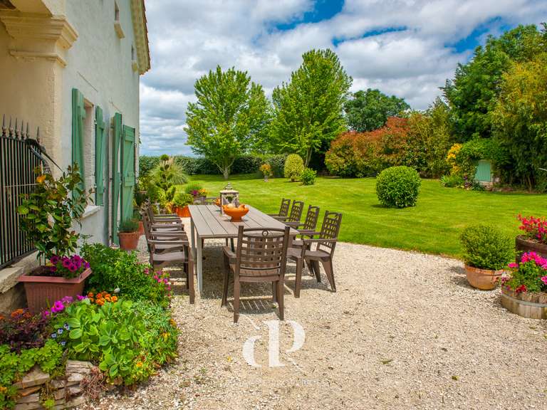 Maison Beaumont-de-Lomagne - 5 chambres - 284m²