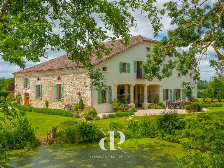 Maison Beaumont-de-Lomagne - 5 chambres - 284m²