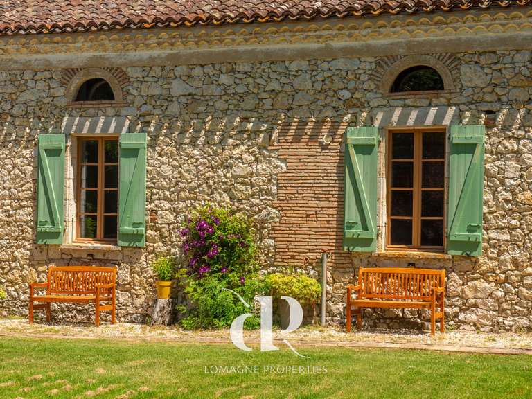 Maison Beaumont-de-Lomagne - 5 chambres - 284m²