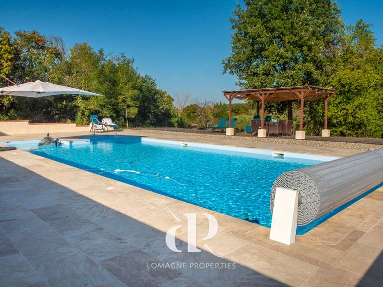 Maison Beaumont-de-Lomagne - 10 chambres - 500m²