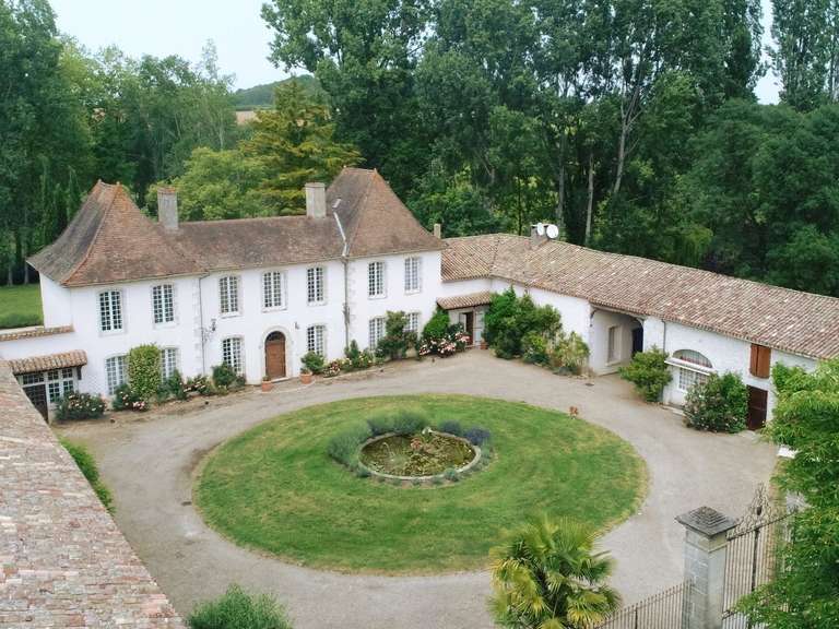 Maison Beaumont-du-Périgord - 10 chambres - 810m²