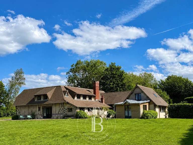 Maison Beaumont-en-Auge - 3 chambres - 230m²