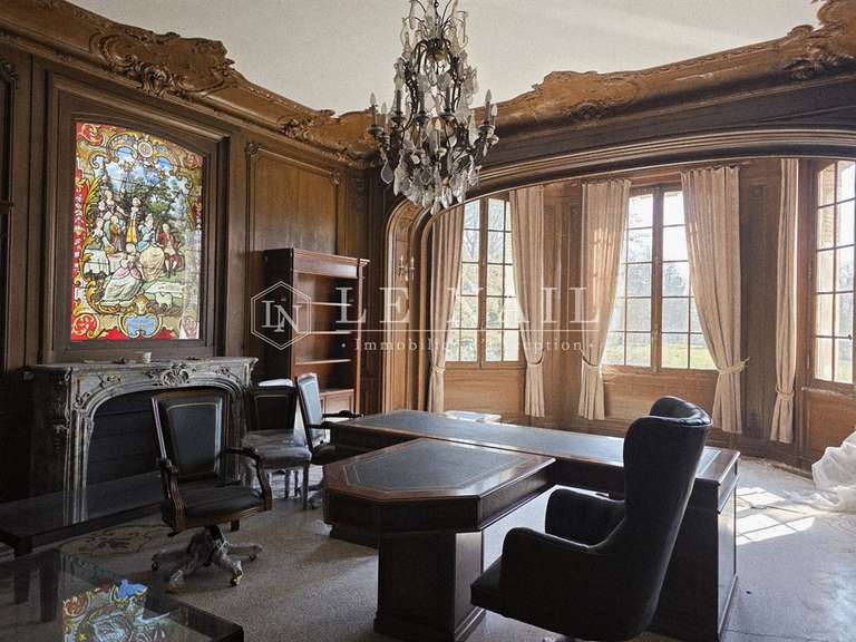Château Beaumont-le-Roger - 16 chambres - 712m²