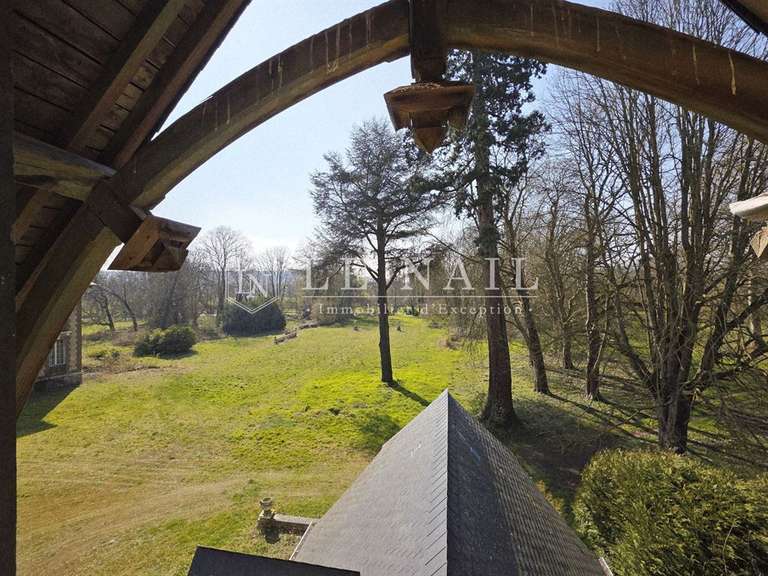 Château Beaumont-le-Roger - 16 chambres - 712m²