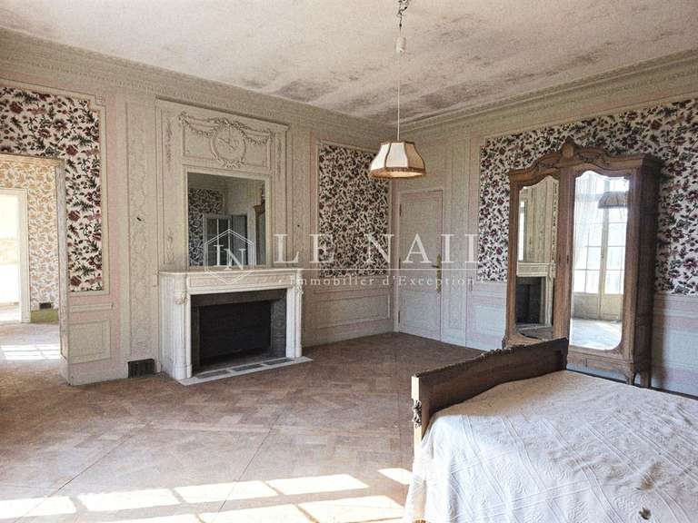 Château Beaumont-le-Roger - 16 chambres - 712m²