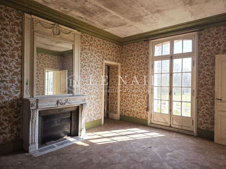 Château Beaumont-le-Roger - 16 chambres - 712m²
