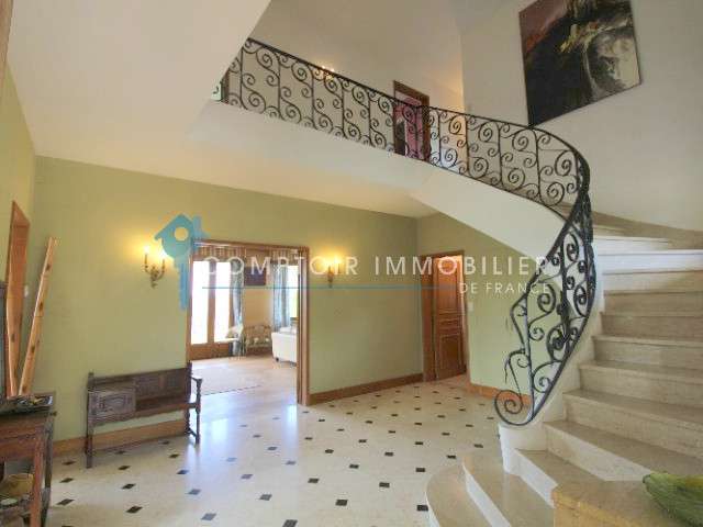 Maison Beaumont-le-Roger - 7 chambres - 317m²