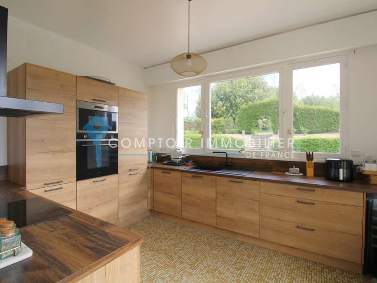 Maison Beaumont-le-Roger - 7 chambres - 317m²