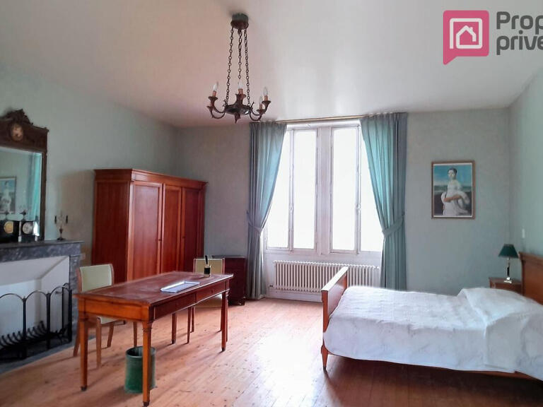 Sale Property Beaumont Saint-Cyr - 7 bedrooms