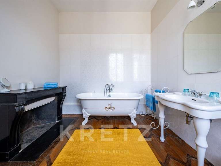 Château Beaune - 15 chambres - 1338m²