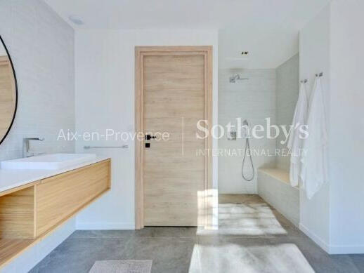 House Beaurecueil - 5 bedrooms - 300m²