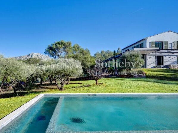 House Beaurecueil - 5 bedrooms - 300m²
