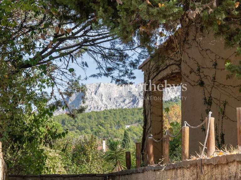 House Beaurecueil - 16 bedrooms - 1300m²