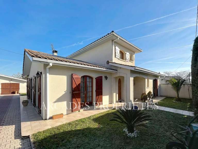 Maison Bègles - 4 chambres - 168m²