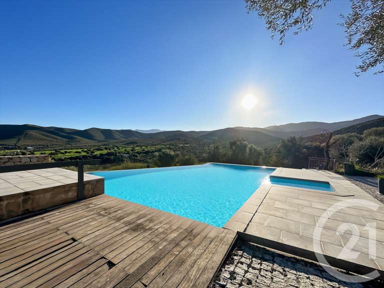 Maison Belgodère - 5 chambres - 177m²