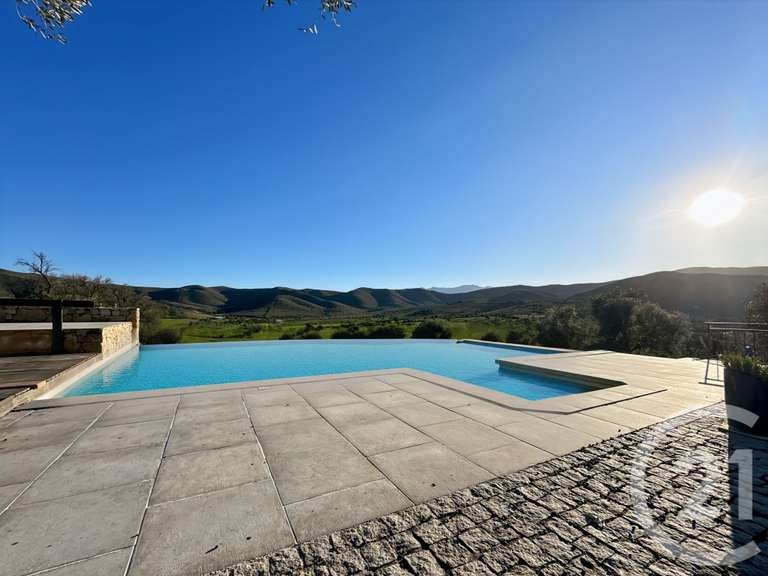 Maison Belgodère - 5 chambres - 177m²