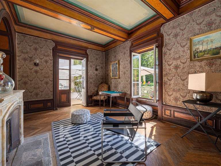 Castle Belleville - 10 bedrooms - 632m²