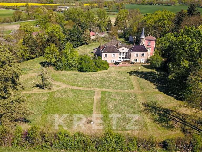 Castle Belleville - 10 bedrooms - 632m²