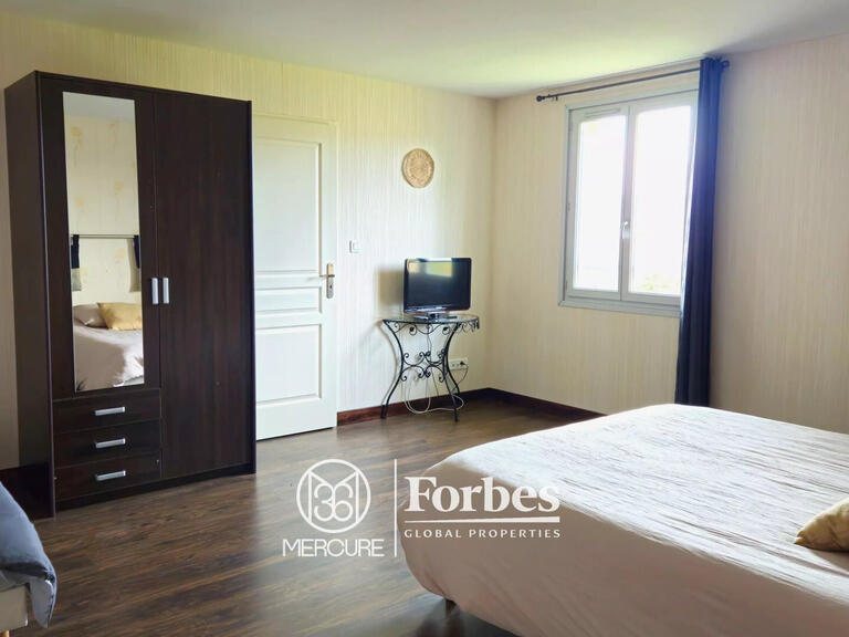 Propriété Belleville-en-Beaujolais - 16 chambres - 1300m²