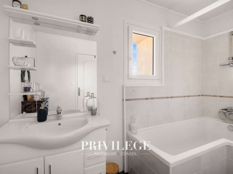 Maison Belley - 5 chambres - 230m²