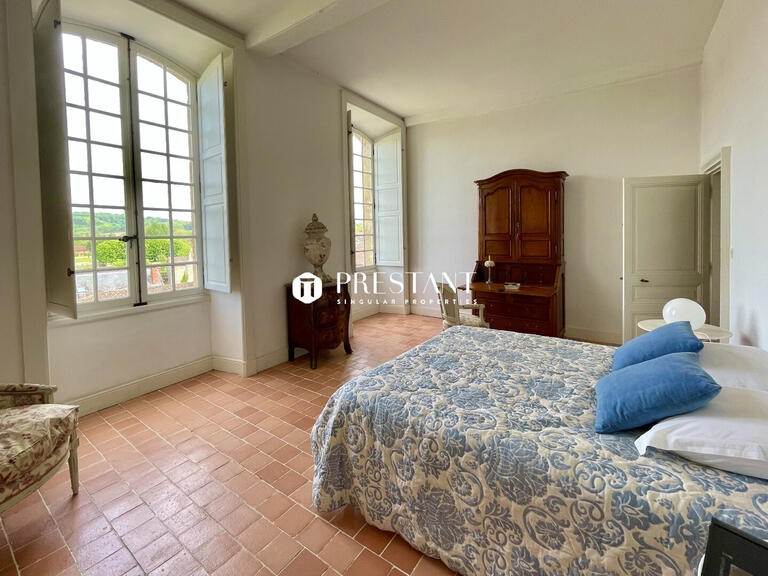 Château Belvès - 9 chambres - 685m²