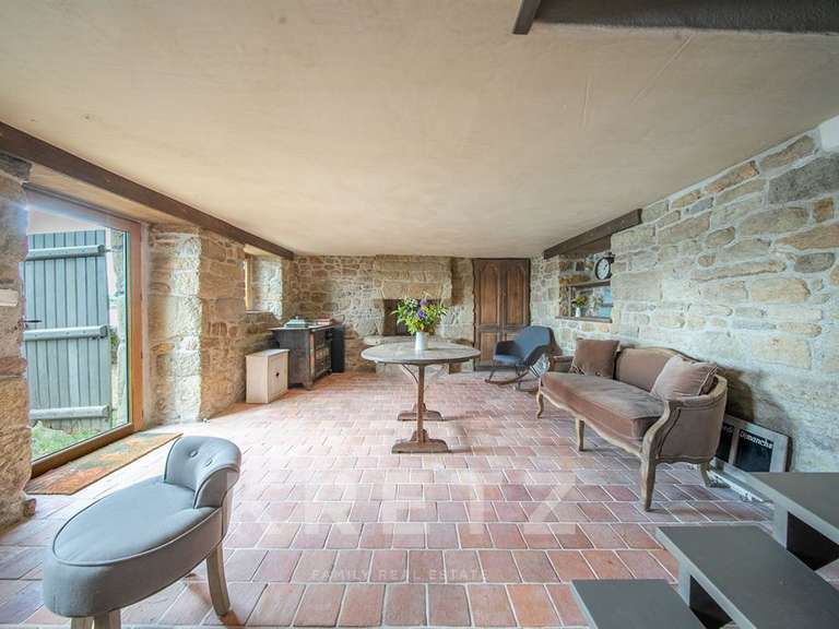 Propriété Belz - 6 chambres - 58620m²