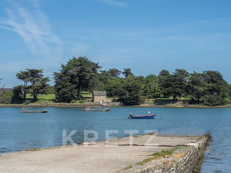 Propriété Belz - 6 chambres - 58620m²