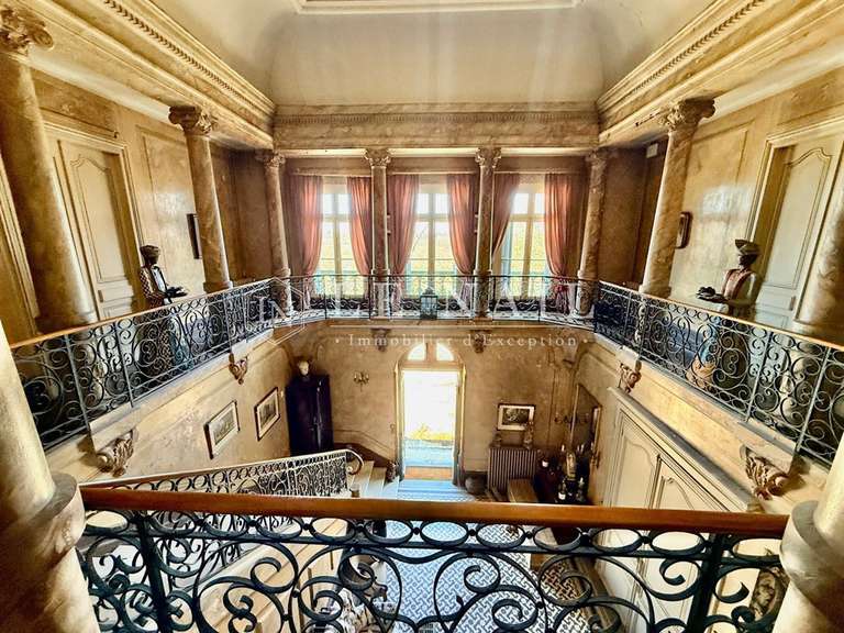 Castle Bergerac - 11 bedrooms - 700m²